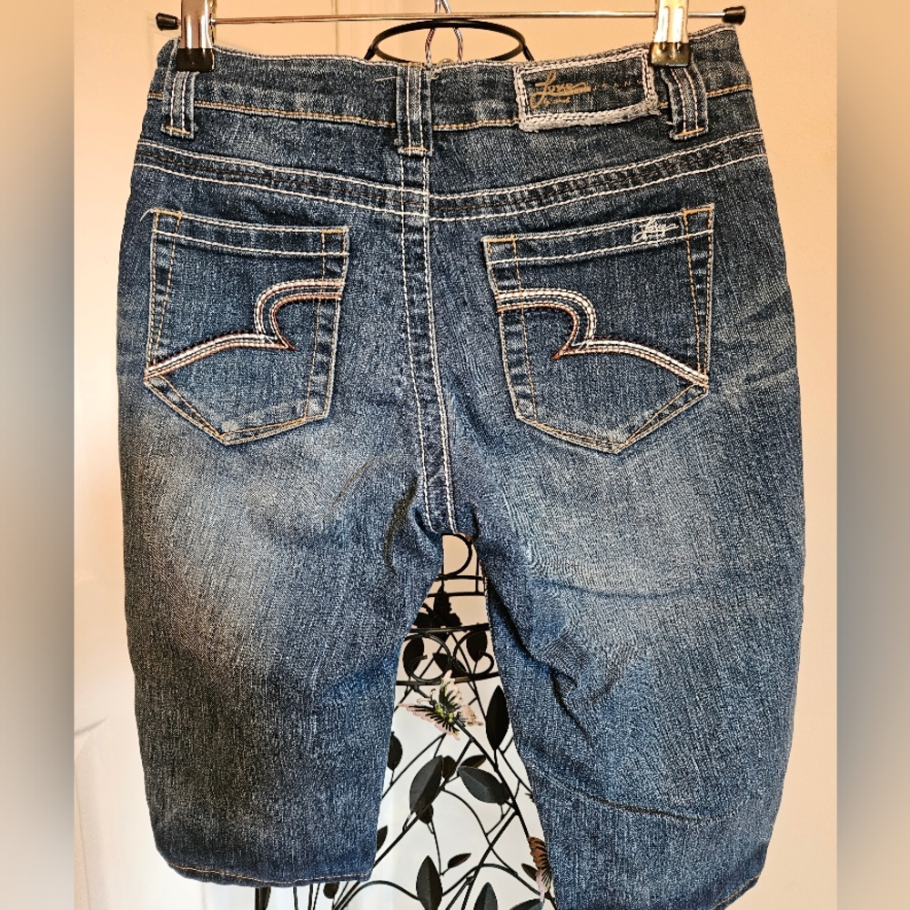 Short Capri Jeans - Picture 2 of 2